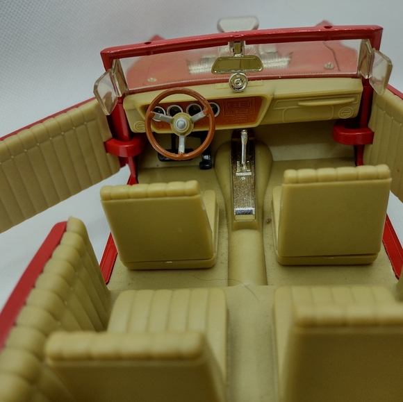 RCERTL 1:18 Monkees Mobile #33150 - Picture 8 of 16